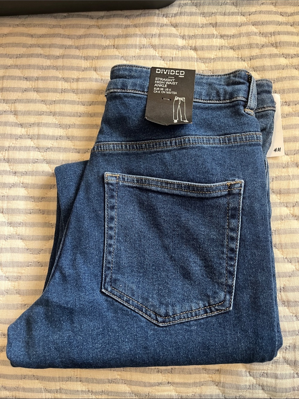Divided woman’s Straight Jeans in Medium Blue